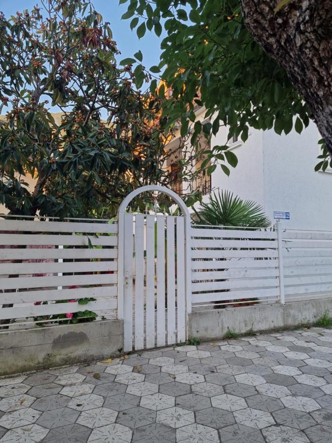 White House Hotel Gagra Buitenkant foto